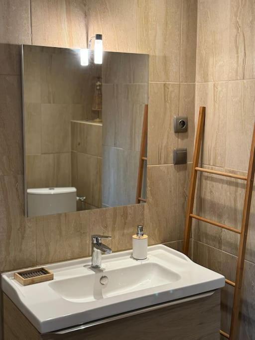 Appartement De Plain-Pied Avec Jardin Avignon Exterior foto