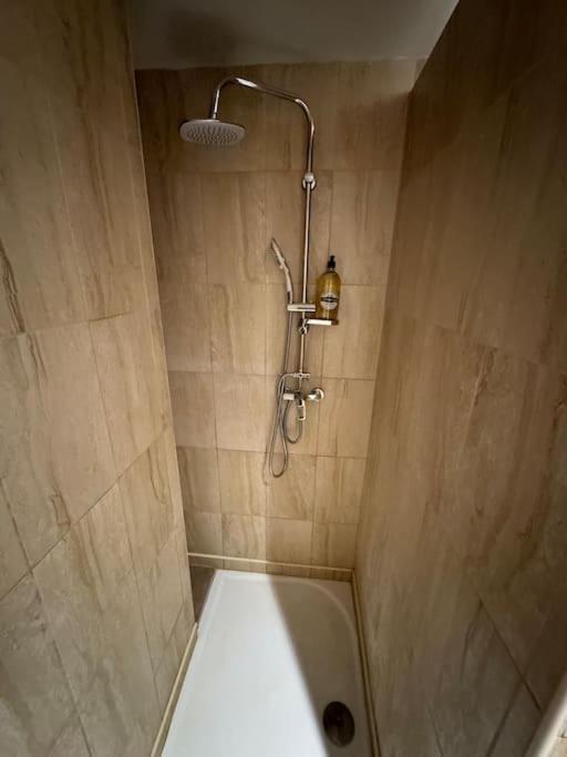 Appartement De Plain-Pied Avec Jardin Avignon Exterior foto